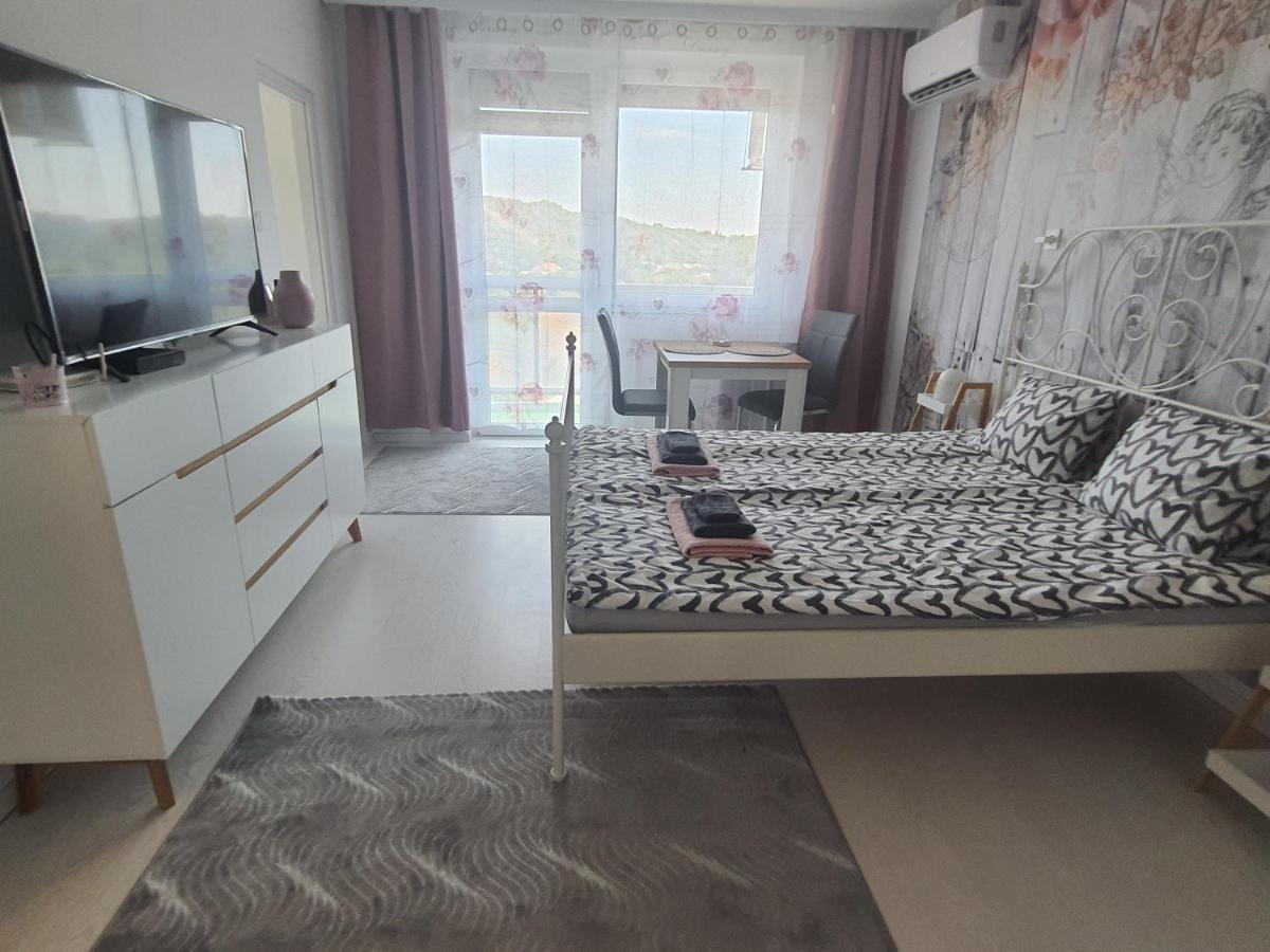 Hegyalja Apartman Miskolc Buitenkant foto